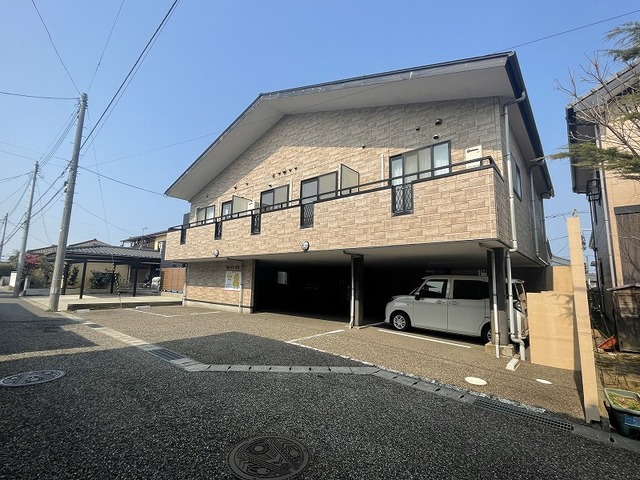 セレッソ真砂 206 外観