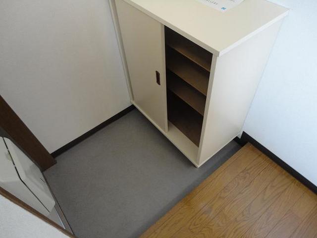 シャトー光華 201 玄関