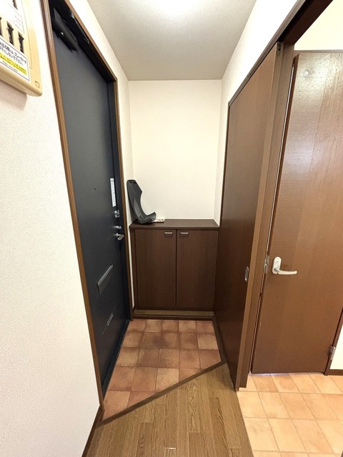 ドミールＴ 201 玄関