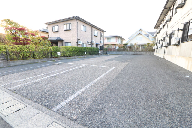 アビタシオン１０ 205 駐車場