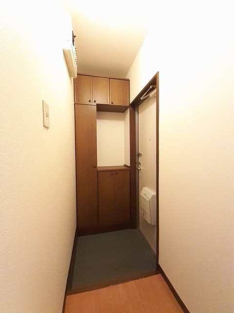 ビバーチェＡ 203 玄関
