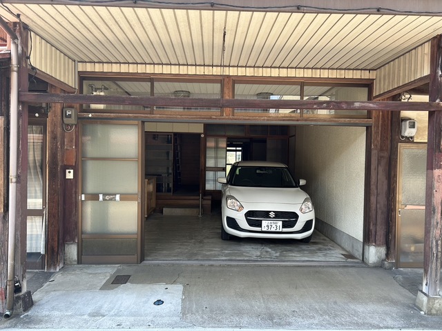 仲町２丁目貸家 0 駐車場
