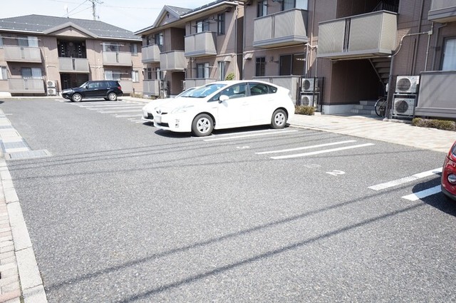 ファミィール　Ｄ 201 駐車場
