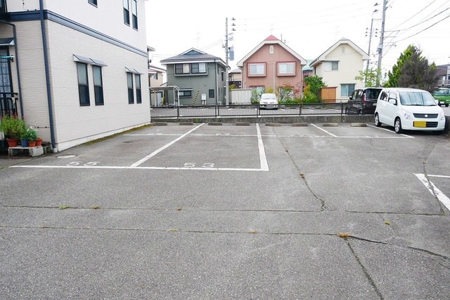 オーディアスⅢ 103 駐車場