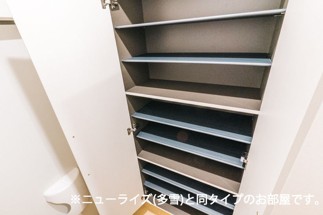 ル・ブリス 201 玄関