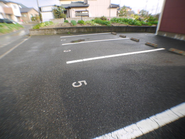 パームヒルズ 101 駐車場