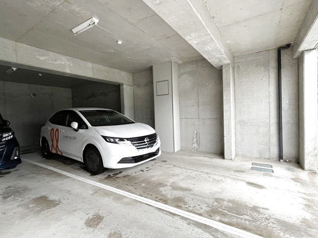 ウェルネス 201 駐車場
