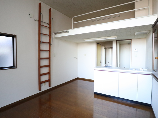 大志館Ⅱ 105 リビング