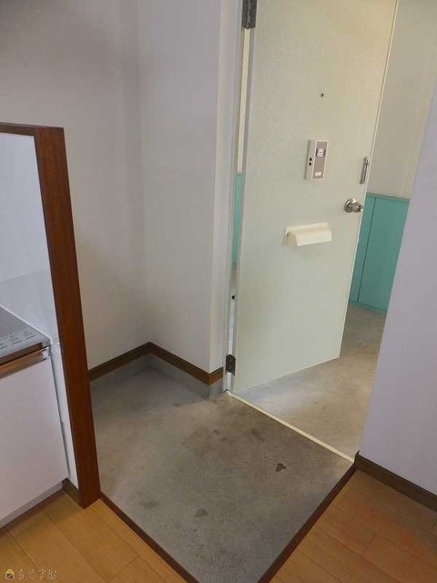 コーポ向陵 202 玄関