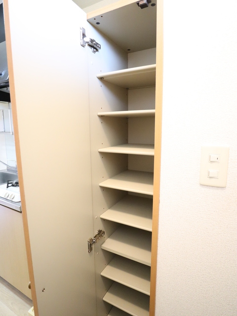 シャレー富塚町B棟 103 収納