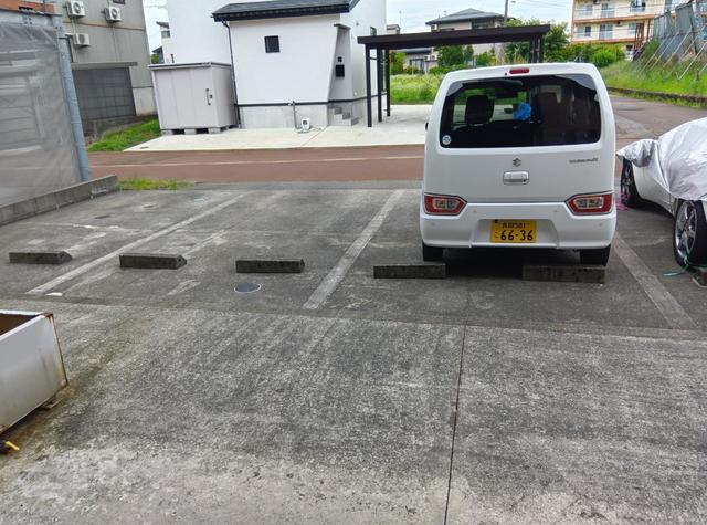 グランメール 202 駐車場