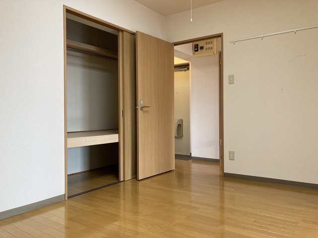 コンフォート弐番館 302 リビング