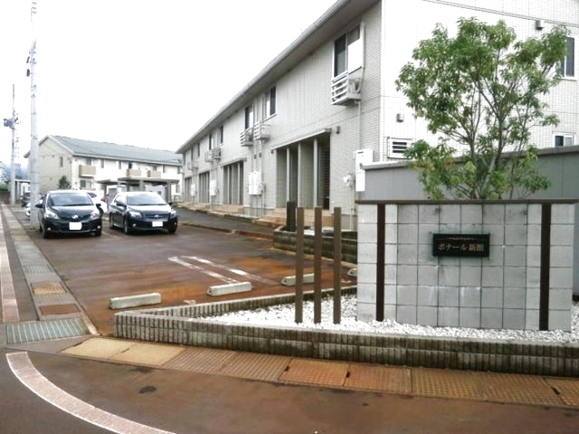 ボナール新館 106 駐車場