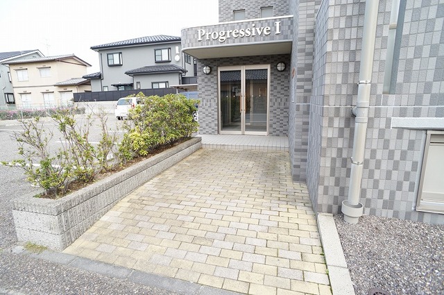 PROGRESSIVE　Ｉ 301 玄関
