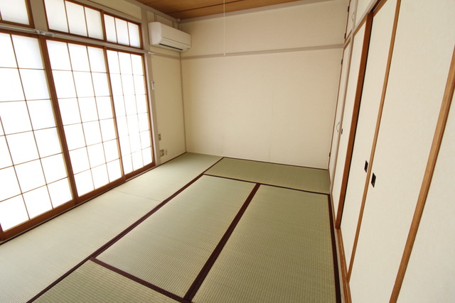ハイライフ鳥屋野 205 リビング