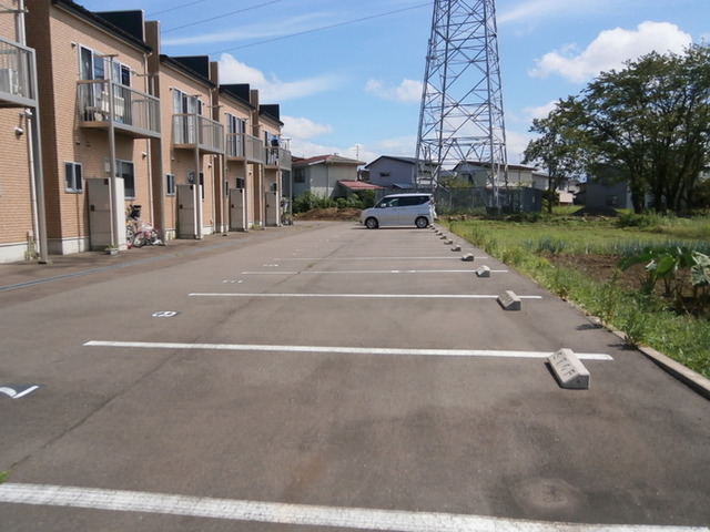 ラグナハウス　B F 駐車場