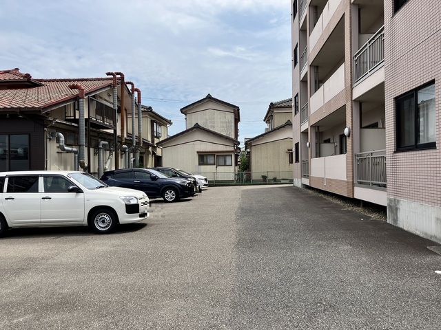 セカンドステージZERO 102 駐車場