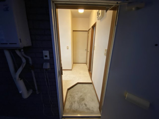 パレスウエスト 8 玄関