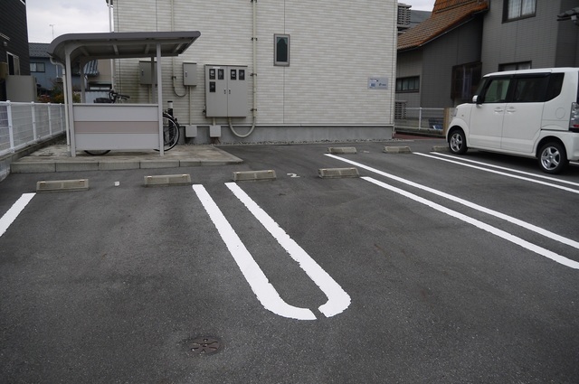 プライムコート　川西 102 駐車場