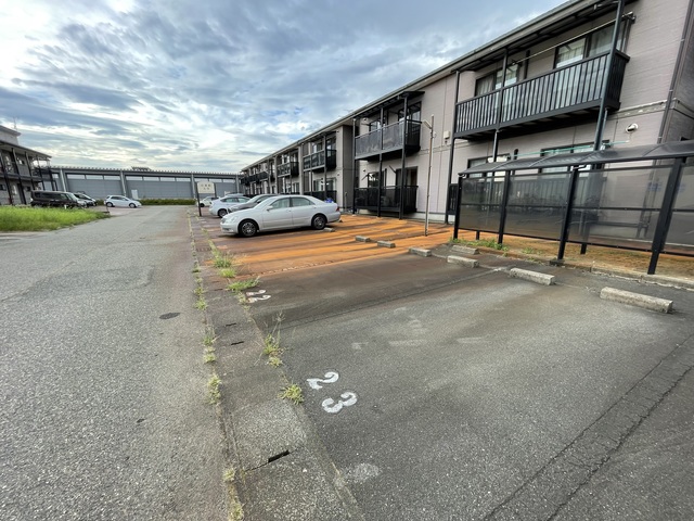 壱番館Ｂ 103 駐車場