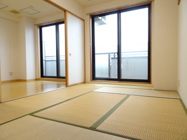 ホーリー弁天橋 205 リビング