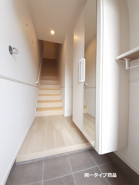 ヒカルサ新潟姥ケ山 203 玄関