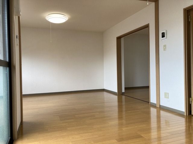 コンフォート弐番館 302 リビング