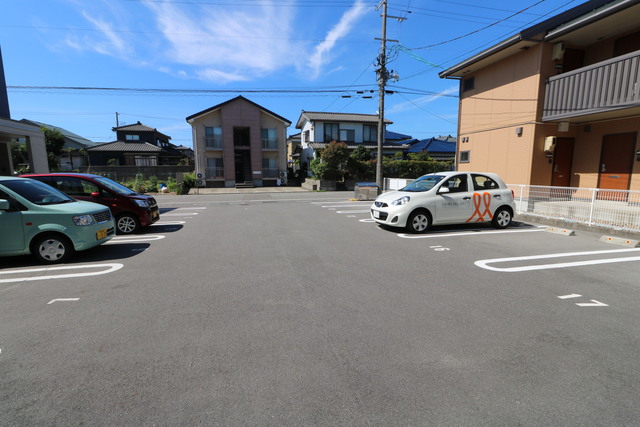 長家本舗Ⅲ　プレステージ空港西 205 駐車場