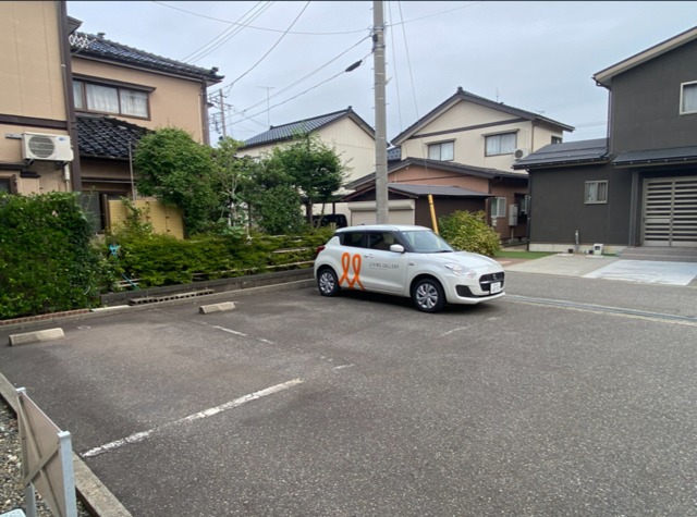 メゾンロコ 102 駐車場