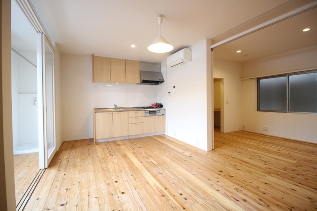 Ａｐａｒｔｍｅｎｔ十三 105 リビング