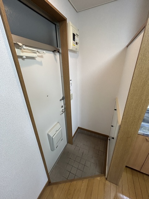 ピジョンB 105 玄関