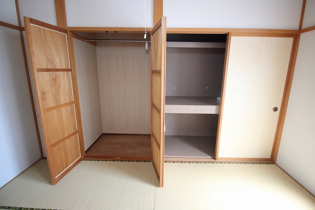 ハイツ・イースト 201 収納