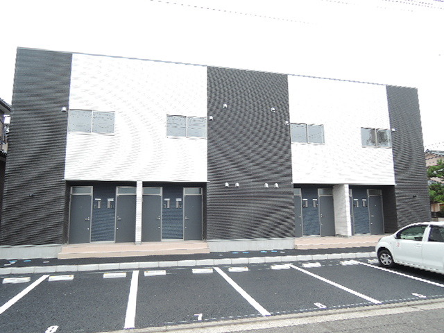 カーム近江 203 玄関