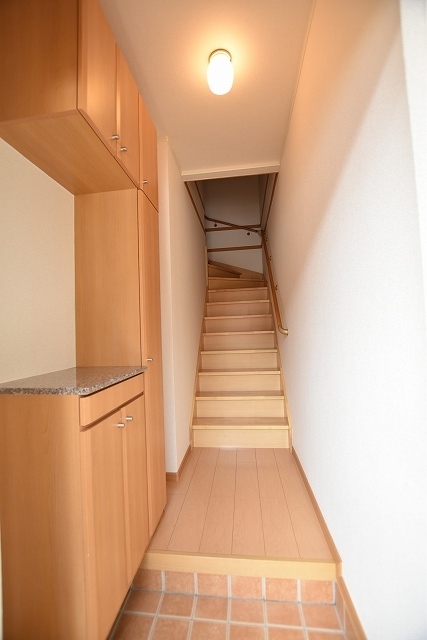 リュミエール学校町 203 玄関