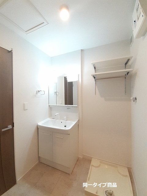 ヒカルサ新潟姥ケ山 203 洗面所