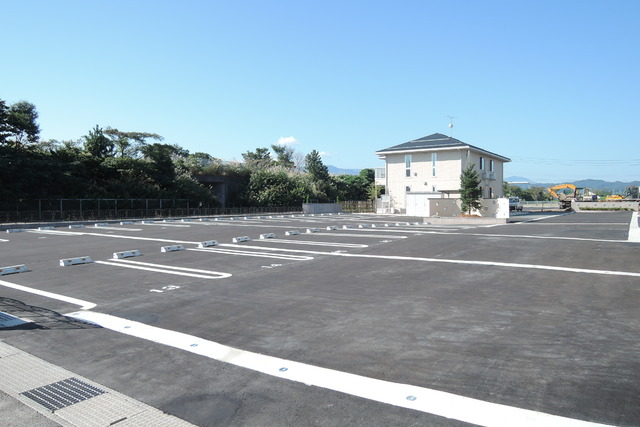 ボナール　メルヴェイユ 301 駐車場
