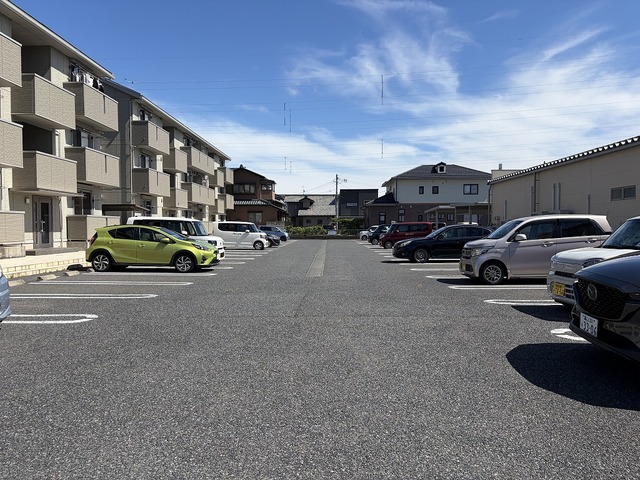 フェイバリッチ新和　B 301 駐車場