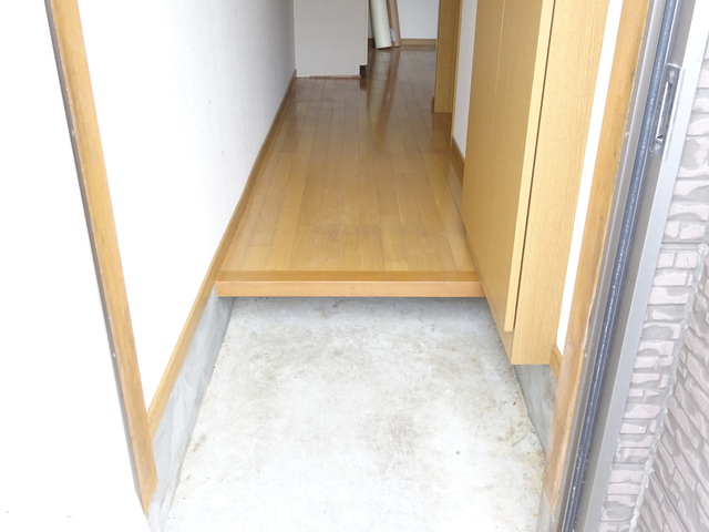 黄金ハイツ友和６号棟 101 玄関