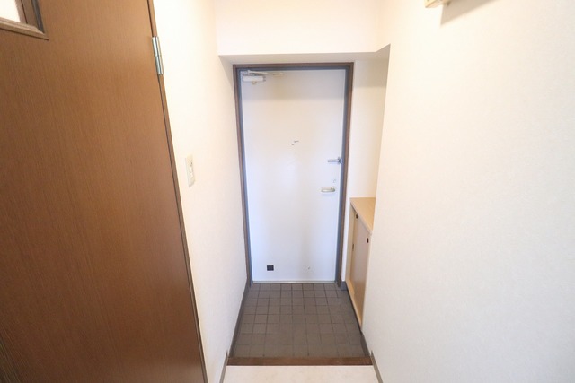 リアライズ西湊町通 807 玄関