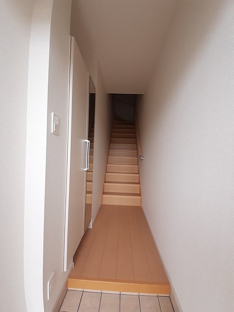 伊万里Ⅱ 201 玄関