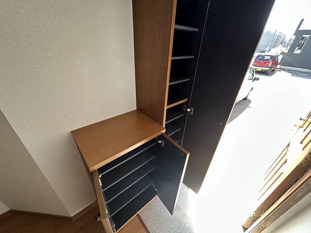 アドリセンス弐番館 202 収納