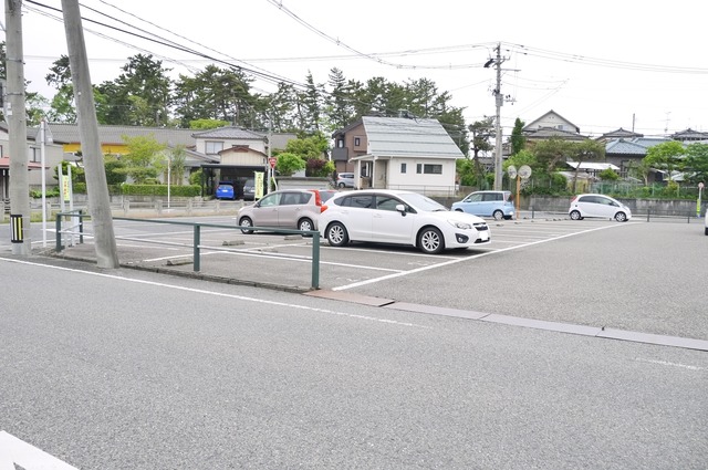 タンデムウィズ 207 駐車場