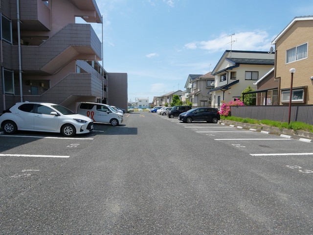 グランシャリオ 206 駐車場