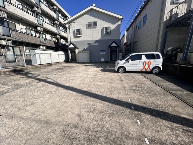 ロイヤルヒルズ駅南 207 駐車場