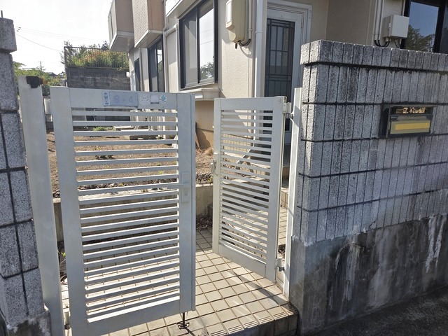 テラスサンフローリー 102 玄関