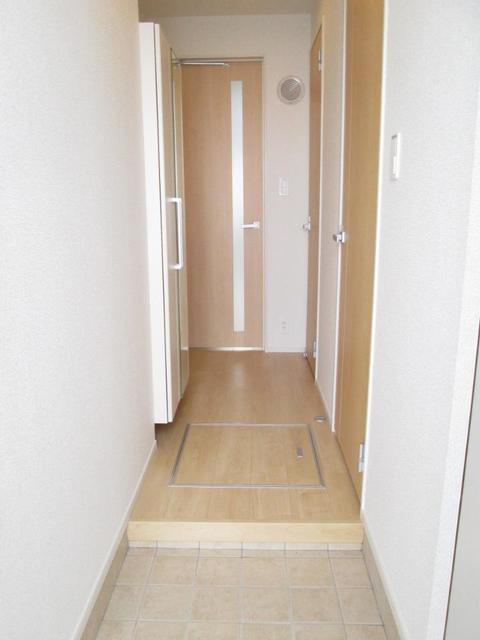 リバーサイドフラン 105 玄関