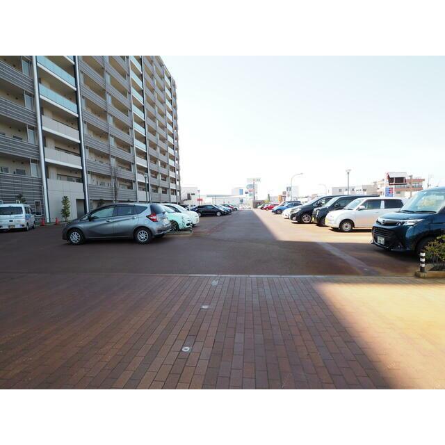 レーベン長岡寺島町Vertalier（ヴェルテリア） 10F 駐車場