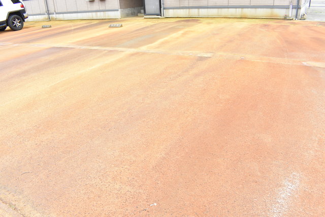 ビリーブ 105 駐車場