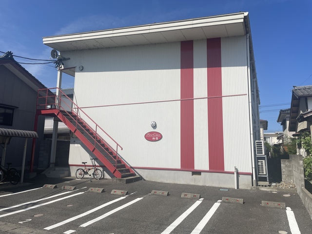 ファーストクラス柳原 202 外観