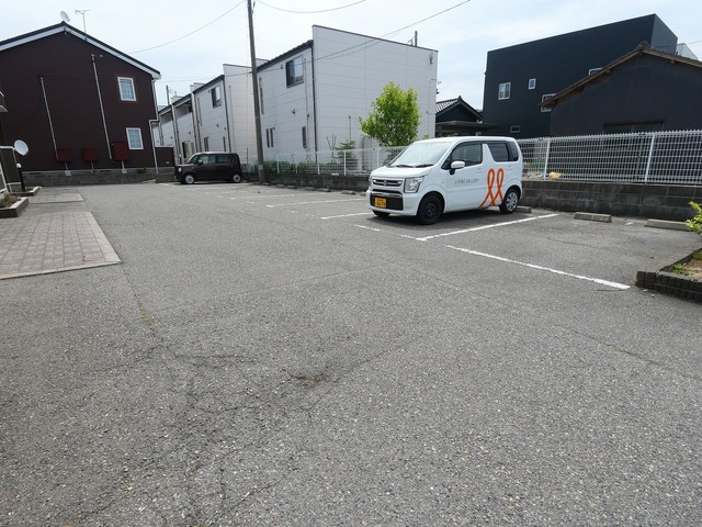 リーヴァ・プレッソＡ 202 駐車場